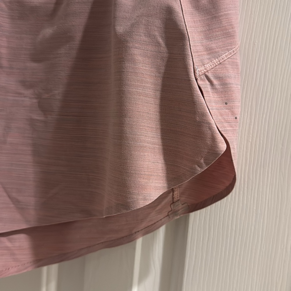 Athleta "Run with It" Textured 3.5" Pink Shorts - Picture 3 of 8